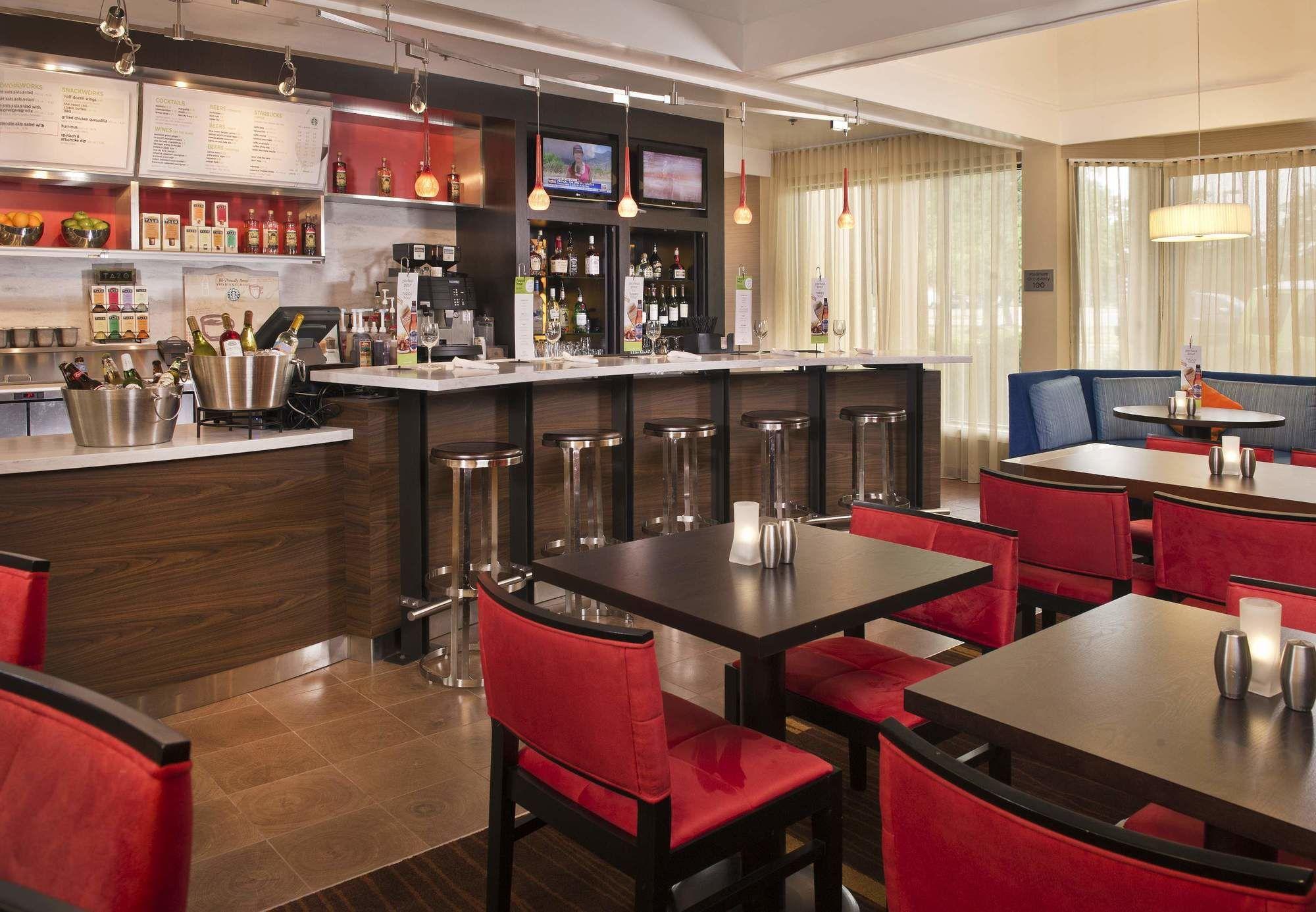 Courtyard By Marriott New Carrollton Landover Exterior photo