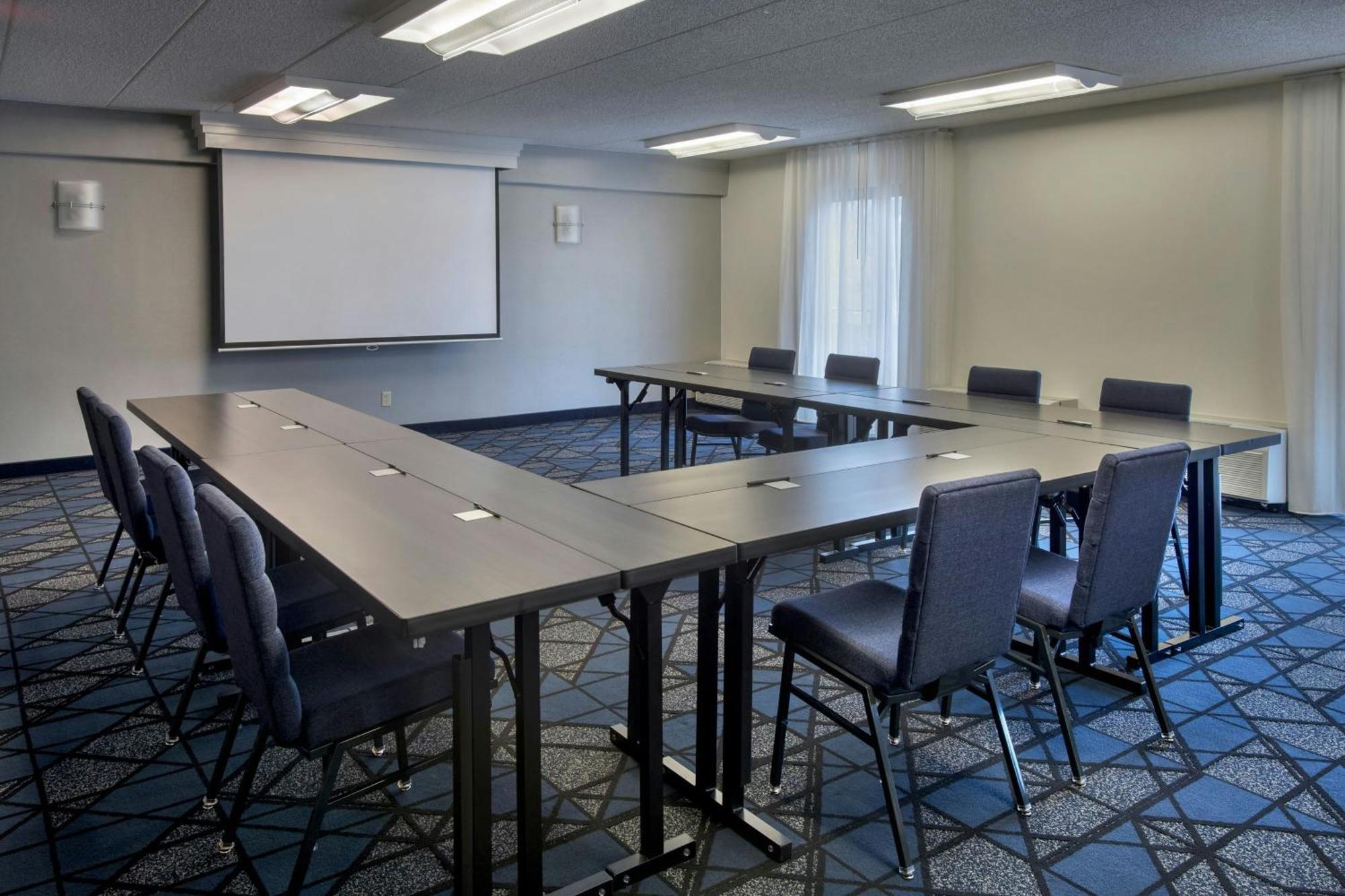 Courtyard By Marriott New Carrollton Landover Exterior photo