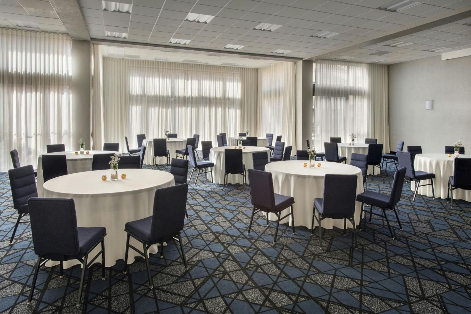 Courtyard By Marriott New Carrollton Landover Exterior photo