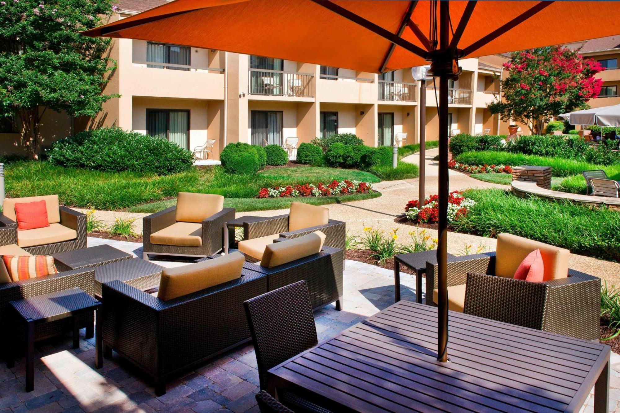 Courtyard By Marriott New Carrollton Landover Exterior photo