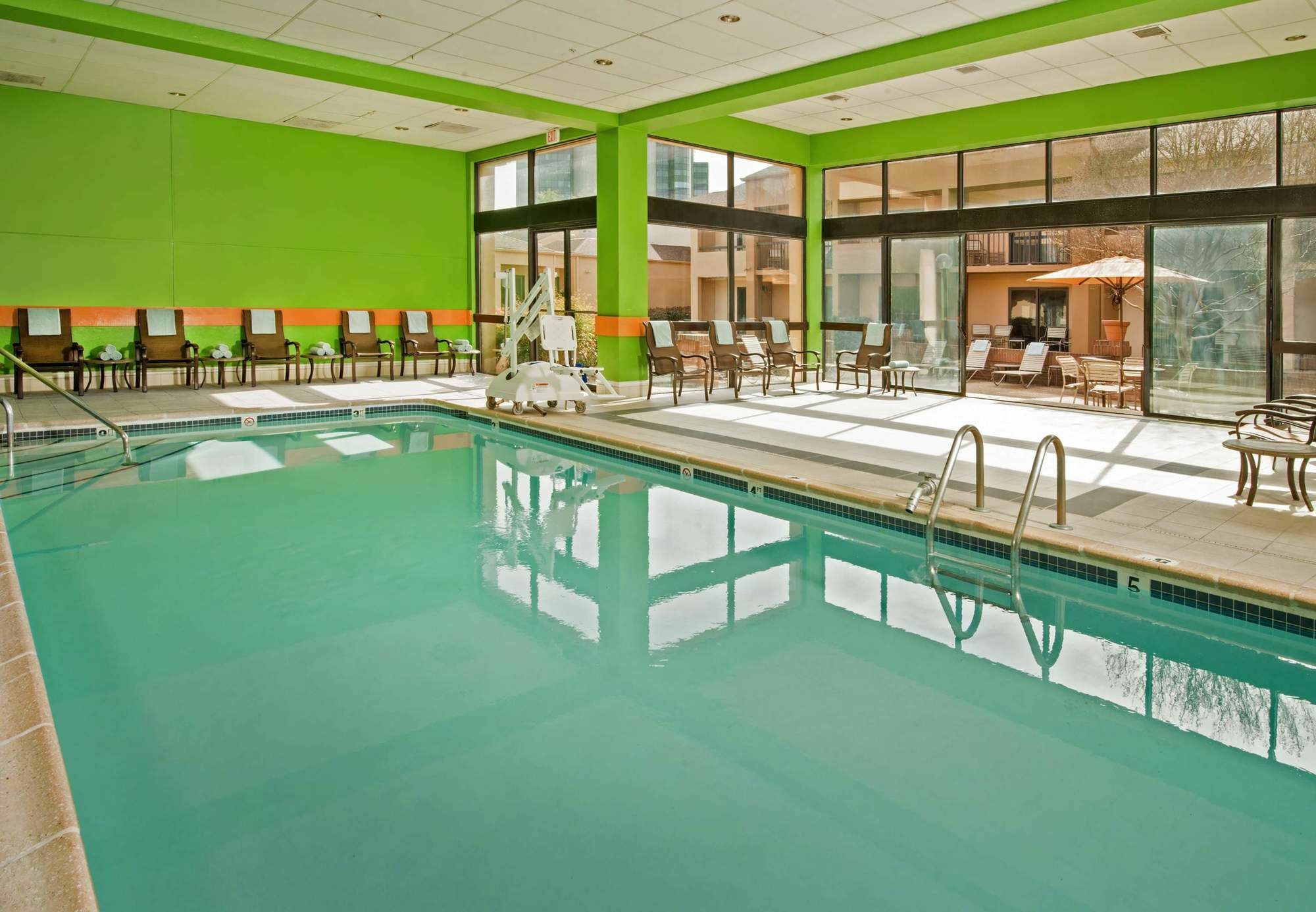 Courtyard By Marriott New Carrollton Landover Exterior photo